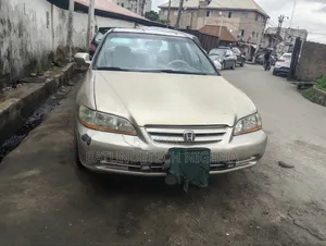 Honda Accord 2001 Gold