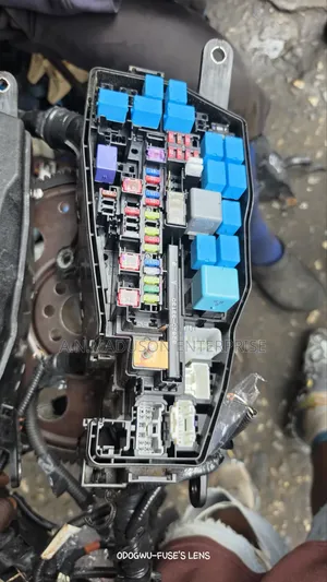 2018 - 2023 Toyota Camry Bonnet Fuse Box