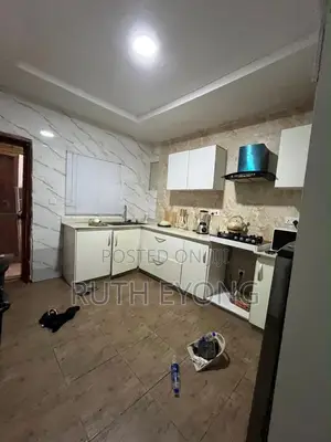 3bdrm Penthouse in Lekki County, Ikota for sale