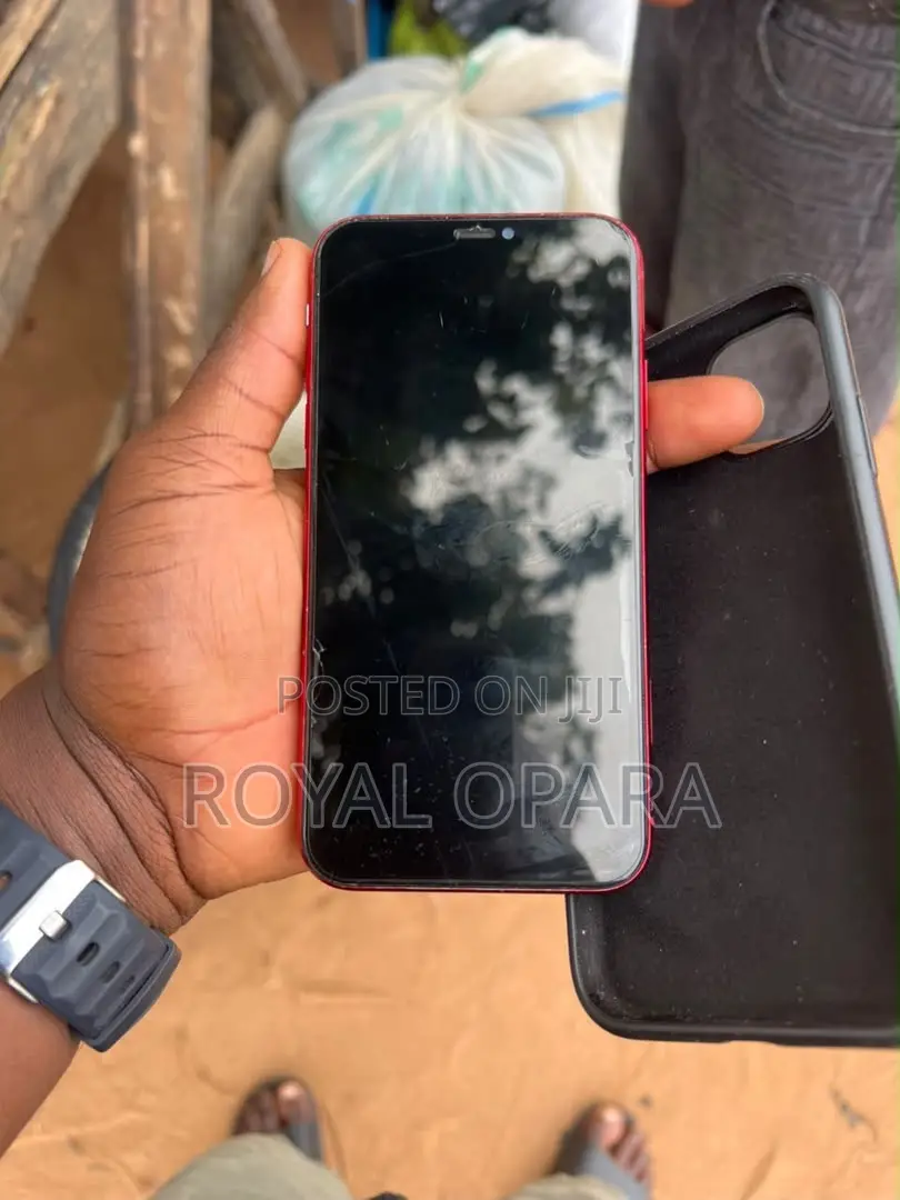 Apple iPhone 11 64 GB Red