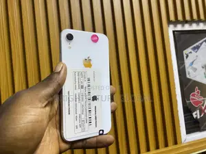 Apple iPhone XR 128 GB White