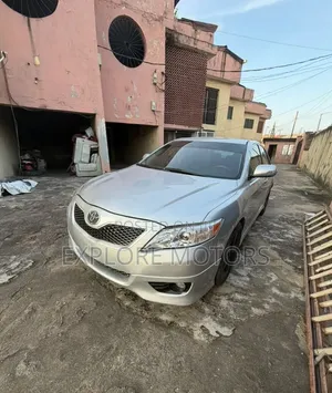 Toyota Camry 2010 Silver