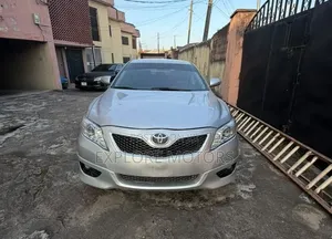 Toyota Camry 2010 Silver