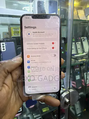 New Apple iPhone 11 Pro Max 64 GB Gold