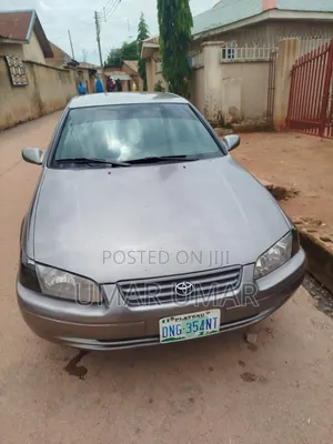 Toyota Camry LE 4dr Sedan (2.2L 4cyl 4A) 2000 Gray