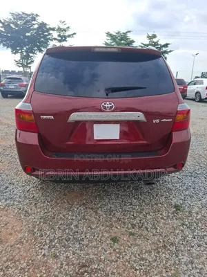 Toyota Highlander SE 2011 Burgundy