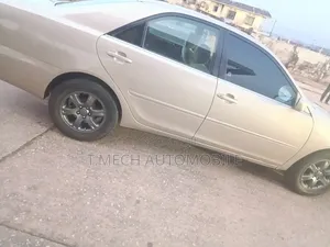 Toyota Camry 2004