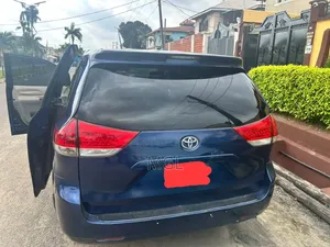 Toyota Sienna L FWD 7 Passenger 2013 Blue