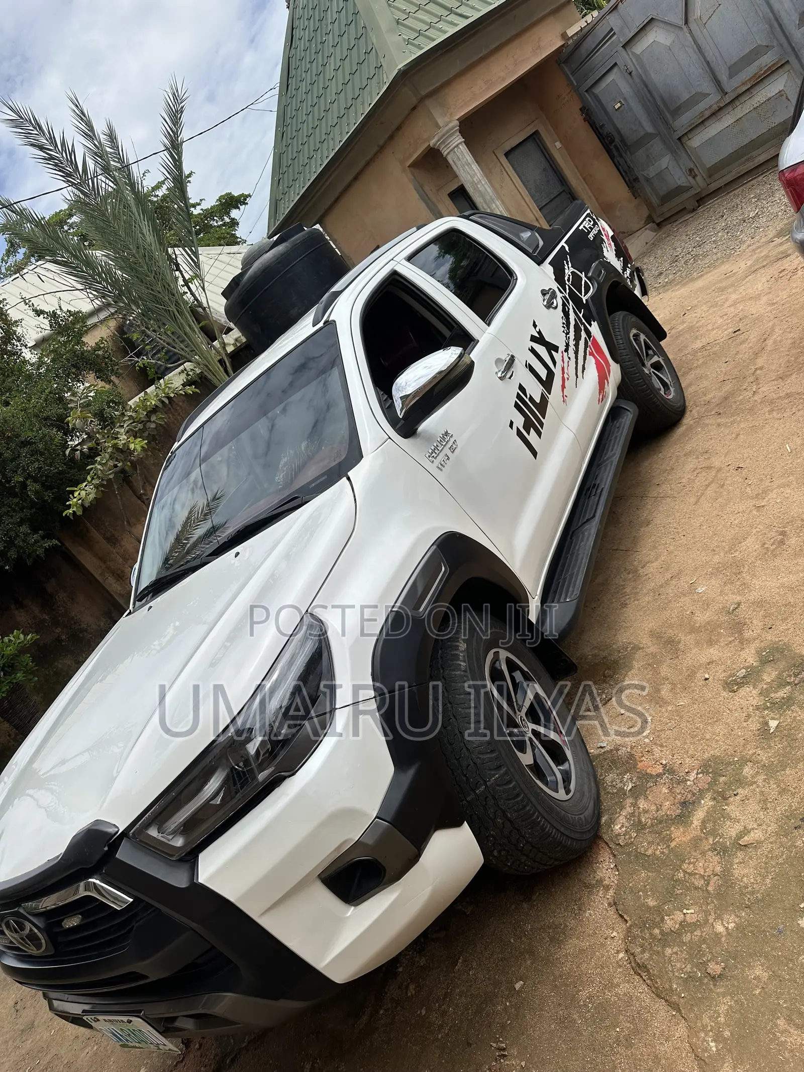 Toyota Hilux 2011 White