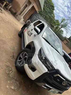 Toyota Hilux 2011 White