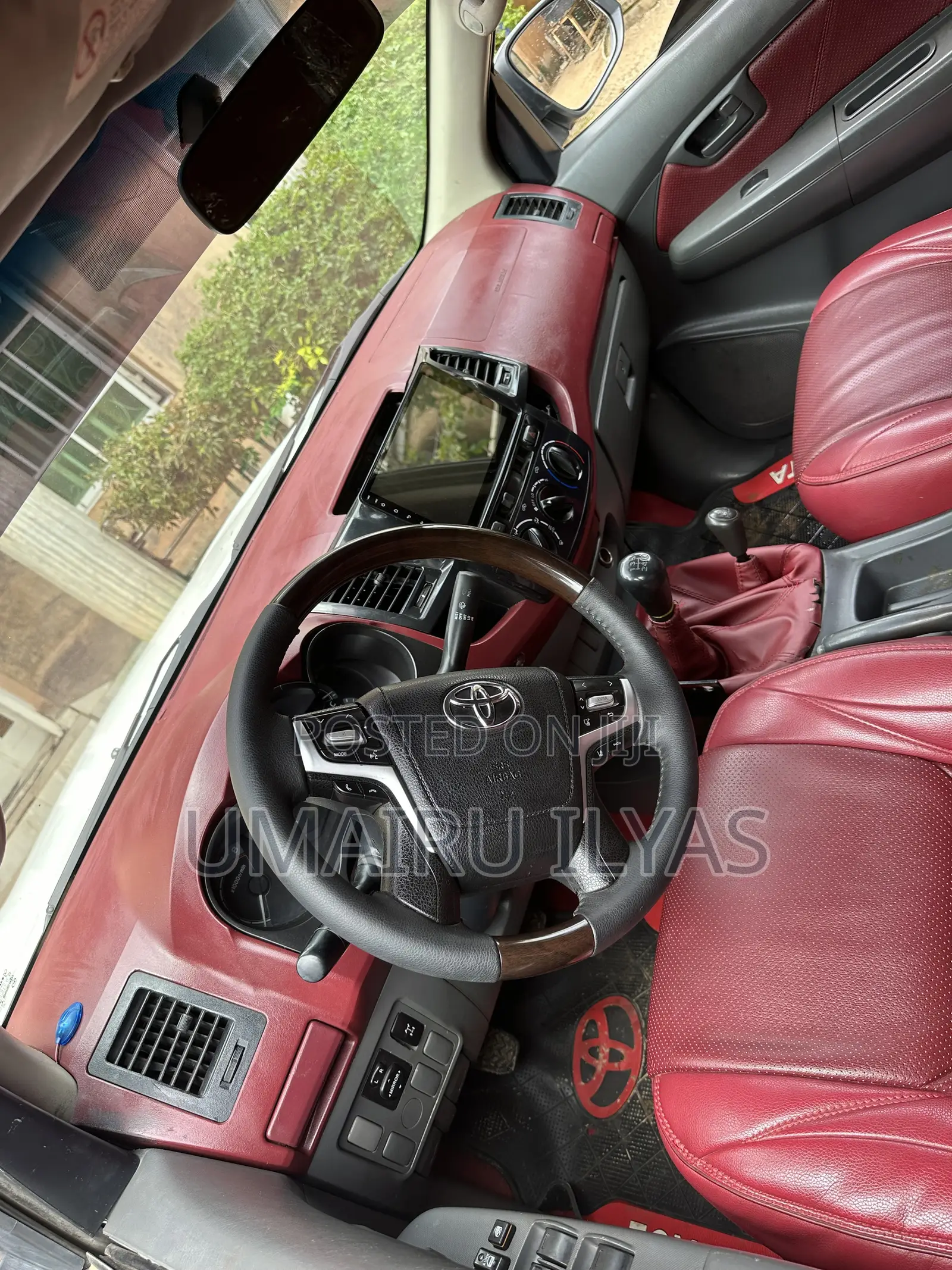 Toyota Hilux 2011 White