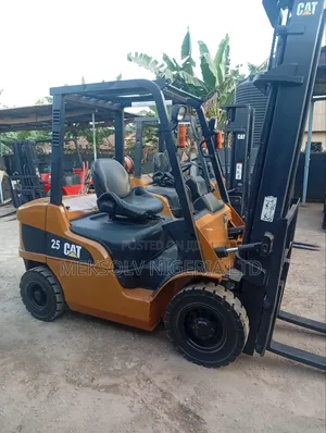 2.5tons Caterpillar Forklift