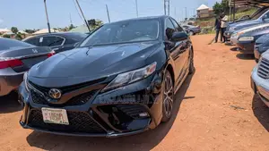 Toyota Camry SE (2.5L 4cyl 8A) 2019 Black