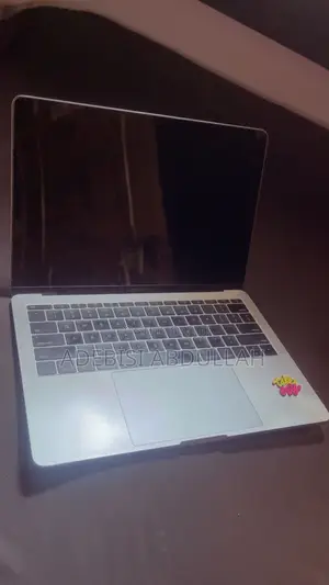 Laptop Apple MacBook Pro 2017 8GB Intel Core i5 HDD 128GB