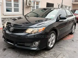 Toyota Camry SE 4dr Sedan (2.5L 4cyl 6A) 2013 Gray