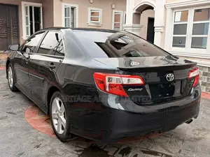 Toyota Camry SE 4dr Sedan (2.5L 4cyl 6A) 2013 Gray