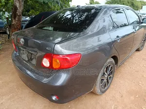 Toyota Corolla 2010 Gray