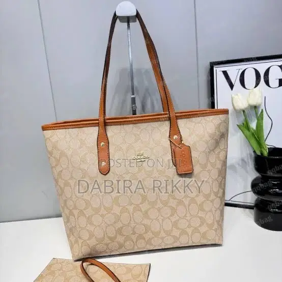 City Coach Tote Bag