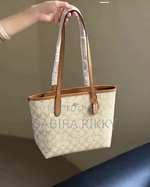 City Coach Tote Bag