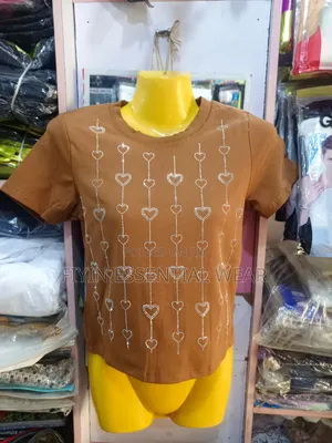 Ladies Casual Brown Basic Top With Vertical Rhinestone Heart Pattern