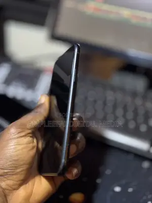 Apple iPhone XR 64 GB Black