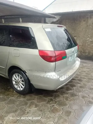Toyota Sienna 2004 Silver