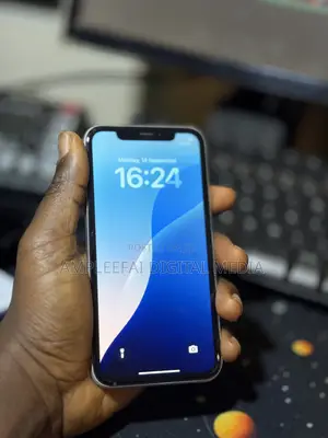 Apple iPhone XR 64 GB Black
