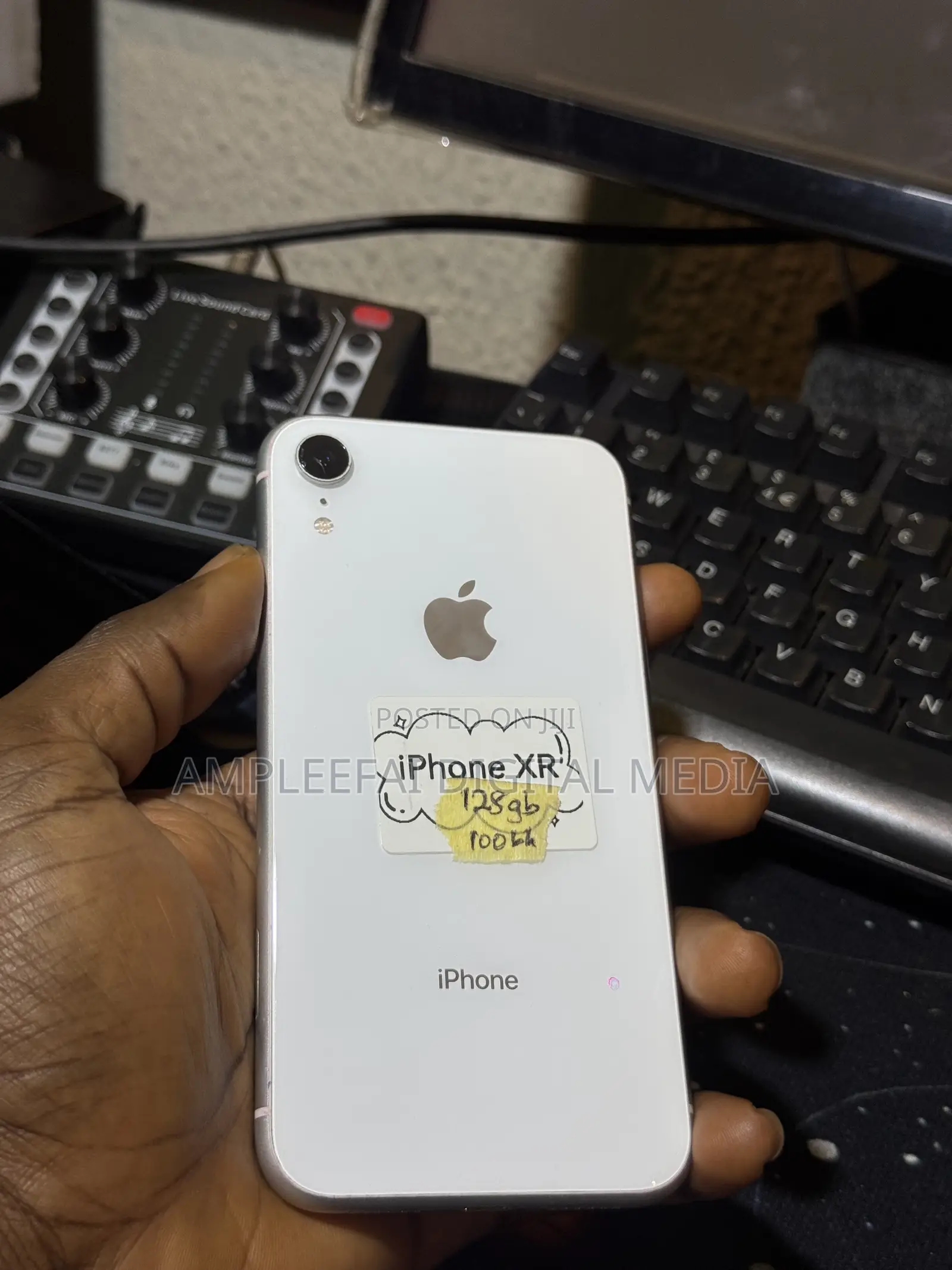 Apple iPhone XR 64 GB Black