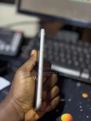 Apple iPhone XR 64 GB Black