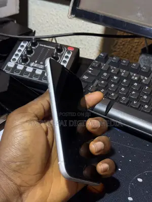 Apple iPhone XR 64 GB Black