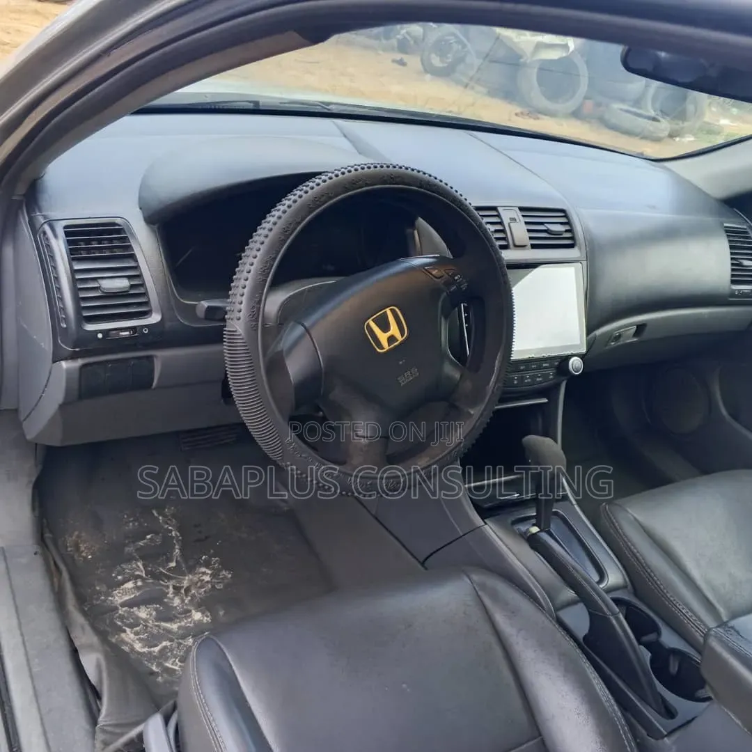 Honda Accord 2005 Silver