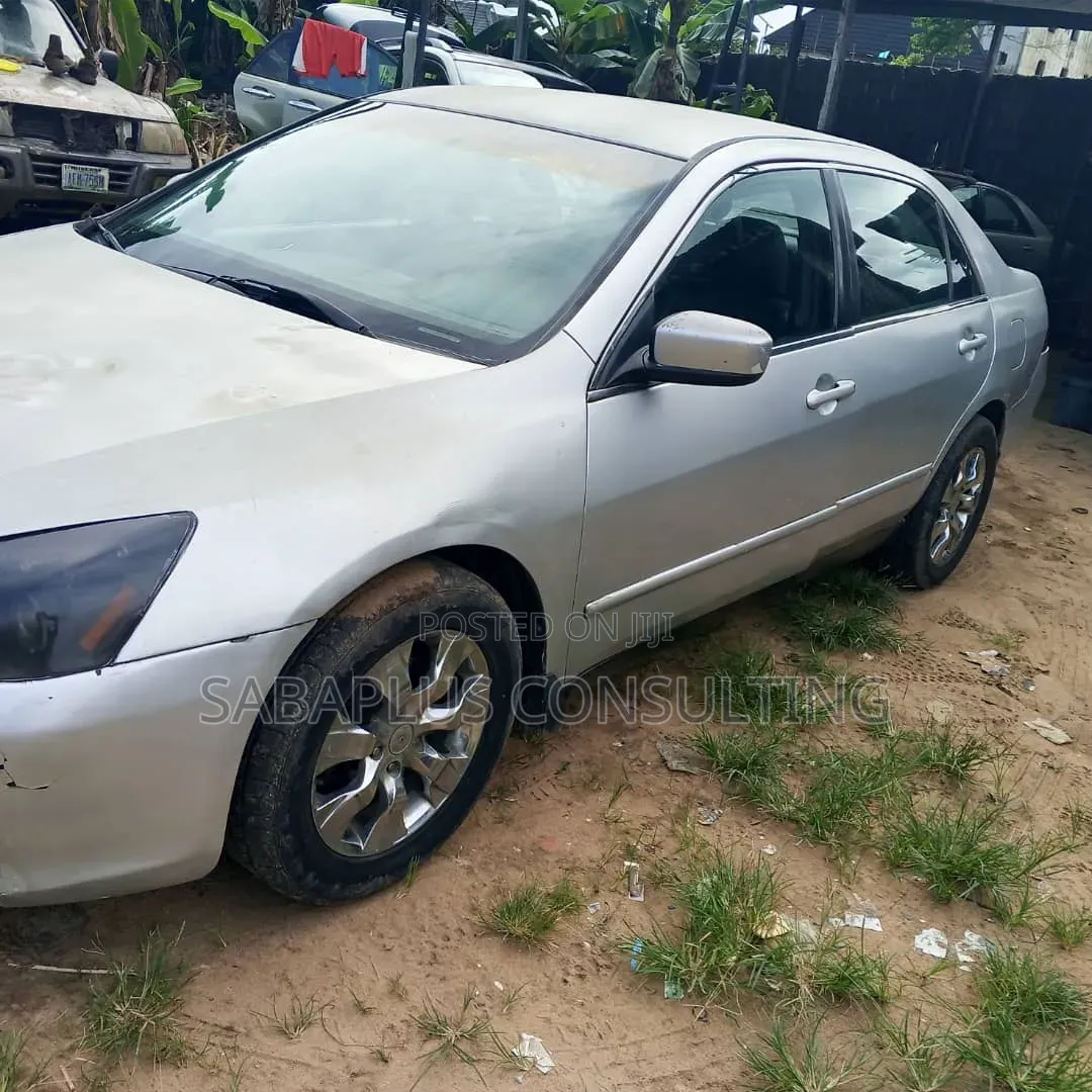 Honda Accord 2005 Silver
