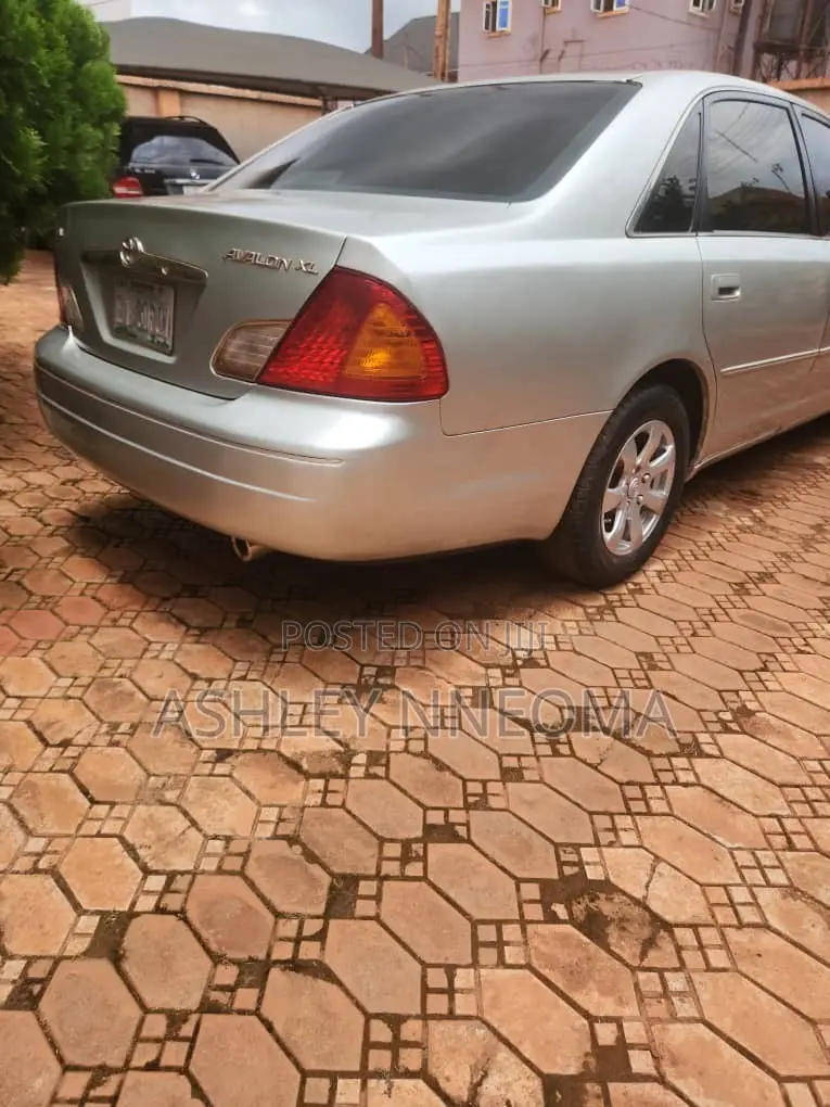 Toyota Avalon 2002 Silver