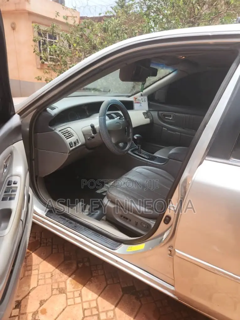 Toyota Avalon 2002 Silver
