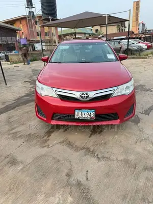 Toyota Camry LE 4dr Sedan (2.5L 4cyl 6A) 2013 Red