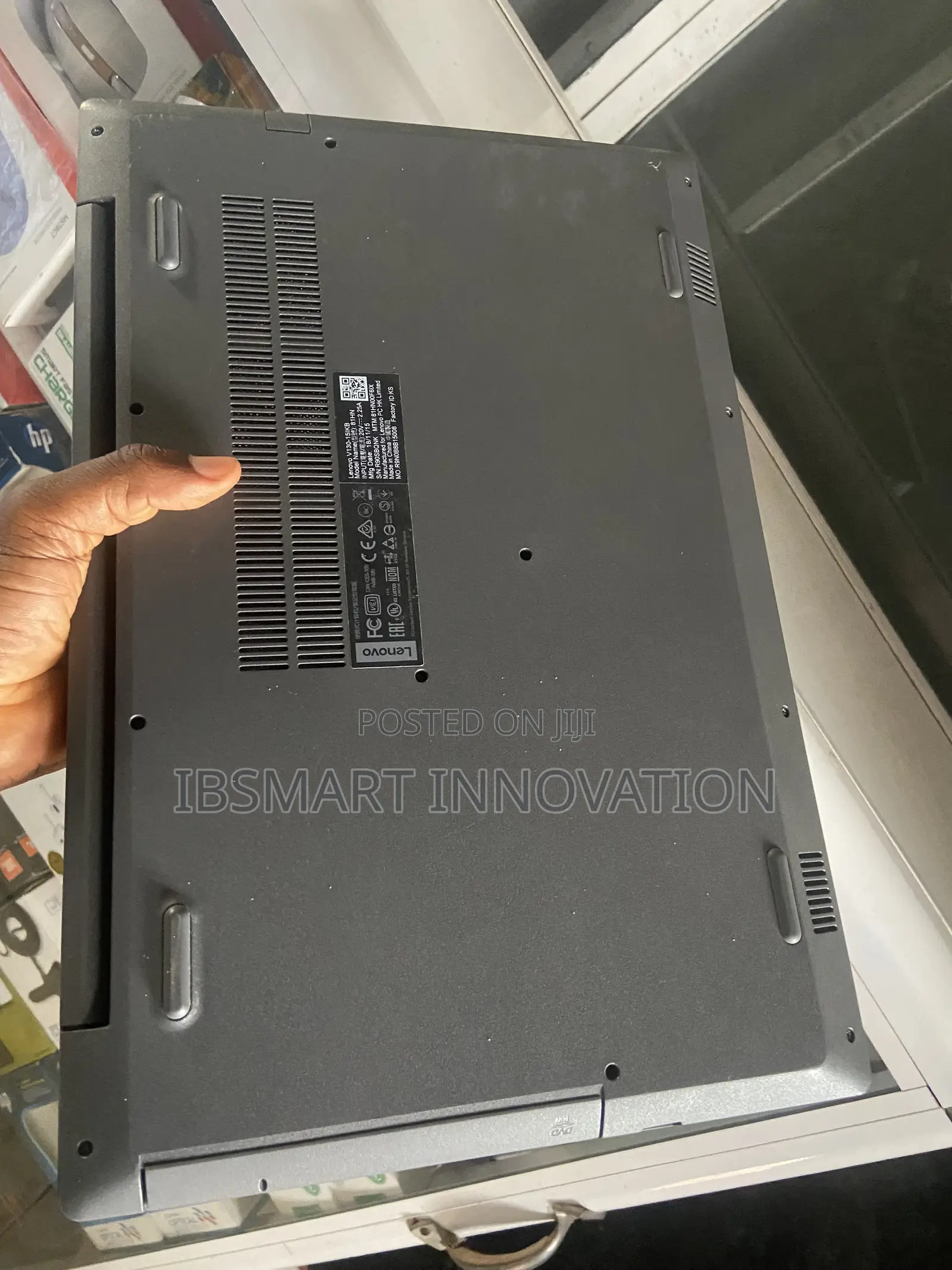 Laptop Lenovo V130-15IKB 4GB Intel Core i5 SSD 128GB