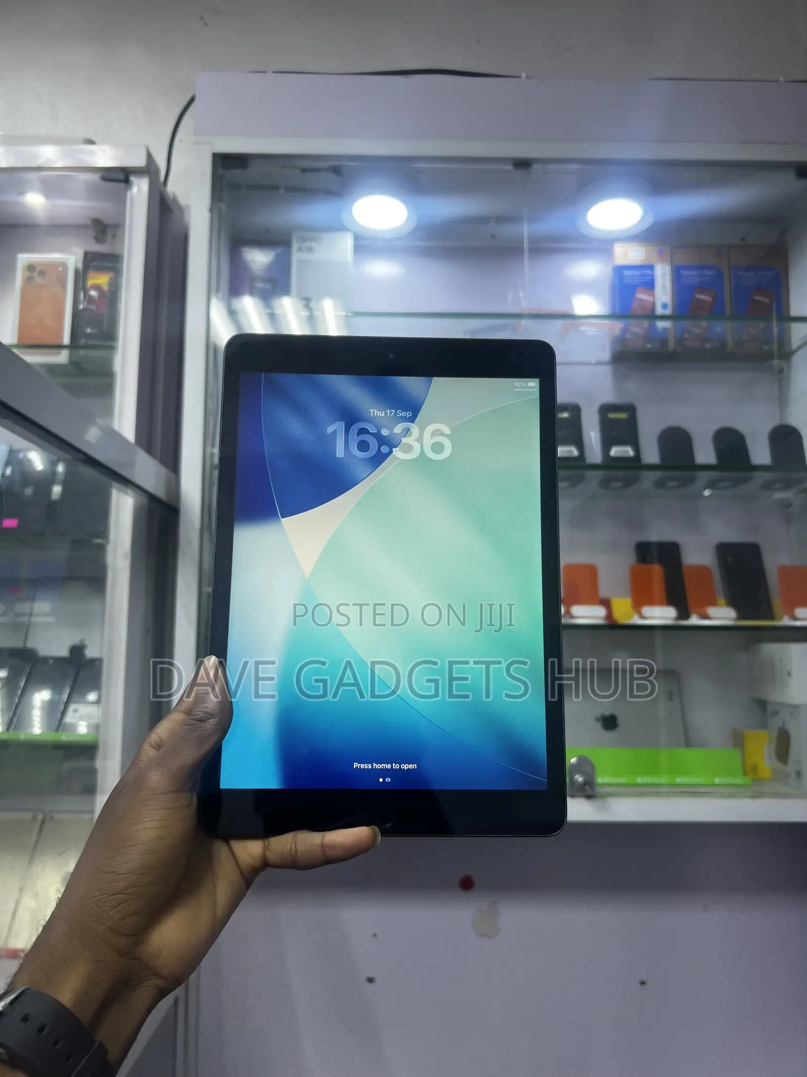 Apple iPad 10.2 (2021) 64 GB Black