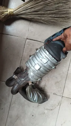 Toyota RAV4 Tokunbo Catalyst Converter 2003//2005 Model
