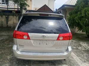 Toyota Sienna LE AWD 2009 Silver