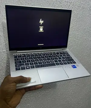 Laptop HP EliteBook 830 G8 16GB Intel Core i7 SSD 256GB