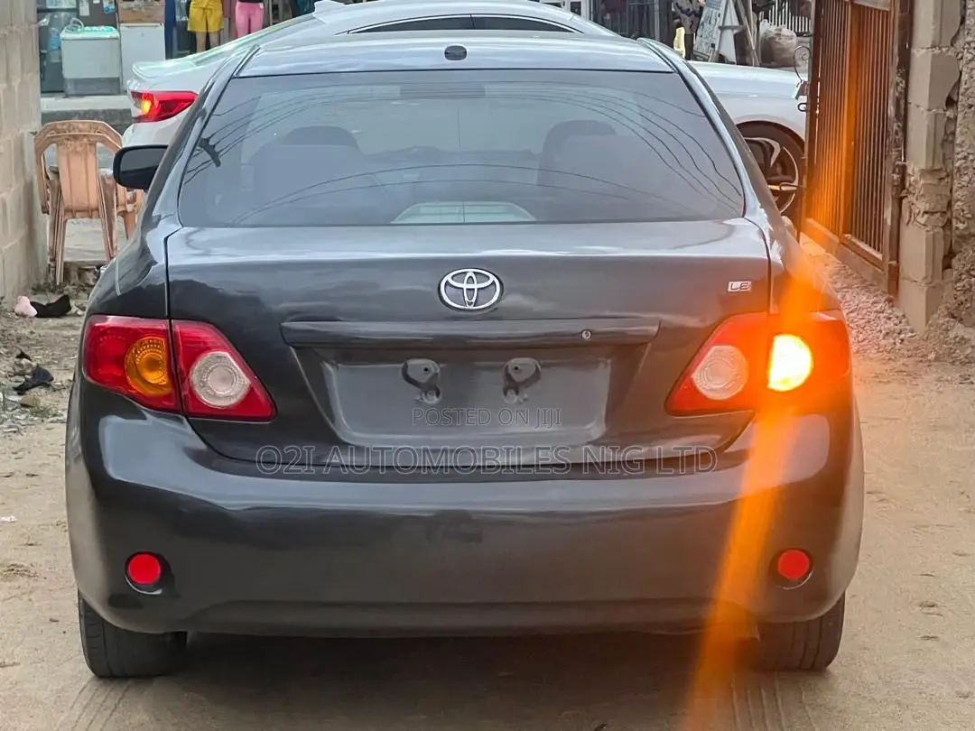 Toyota Corolla 2010 Gray