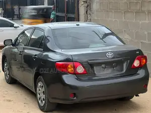 Toyota Corolla 2010 Gray