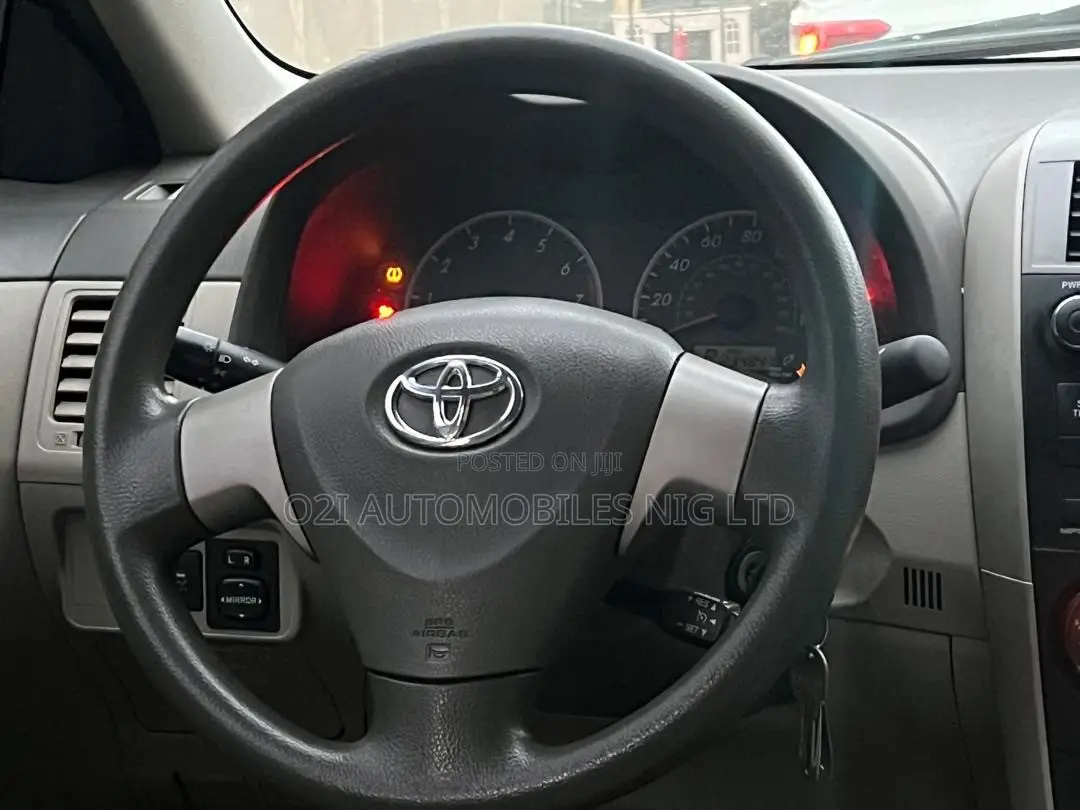 Toyota Corolla 2010 Gray