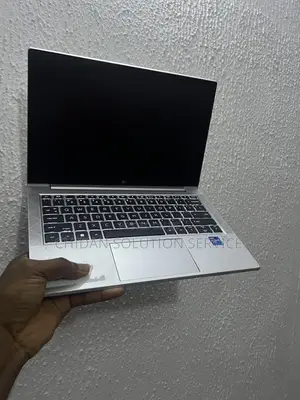Laptop HP EliteBook 830 G8 16GB Intel Core i7 SSD 256GB