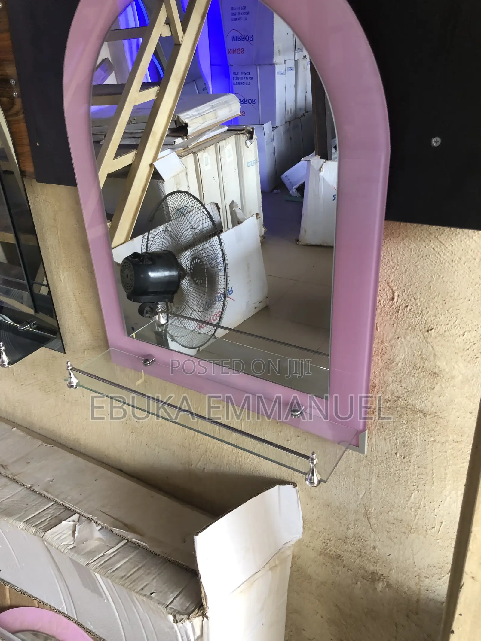 Mirror and Single Shave