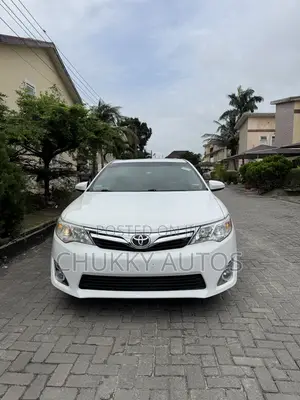 Toyota Camry LE 4dr Sedan (2.5L 4cyl 6A) 2012 White