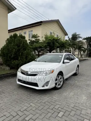 Toyota Camry LE 4dr Sedan (2.5L 4cyl 6A) 2012 White