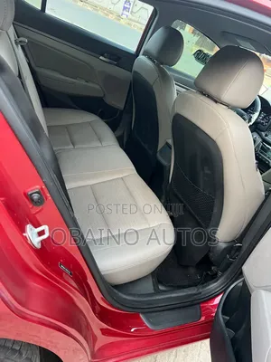 Hyundai Elantra 2017 Red