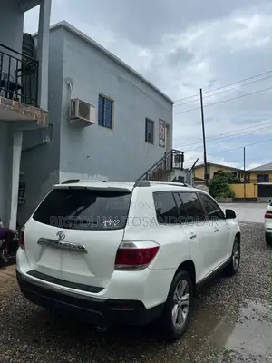 Toyota Highlander Limited 2012 White