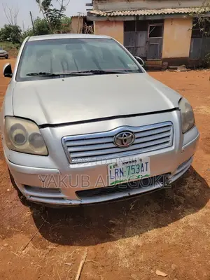 Toyota Avensis 2004 Silver